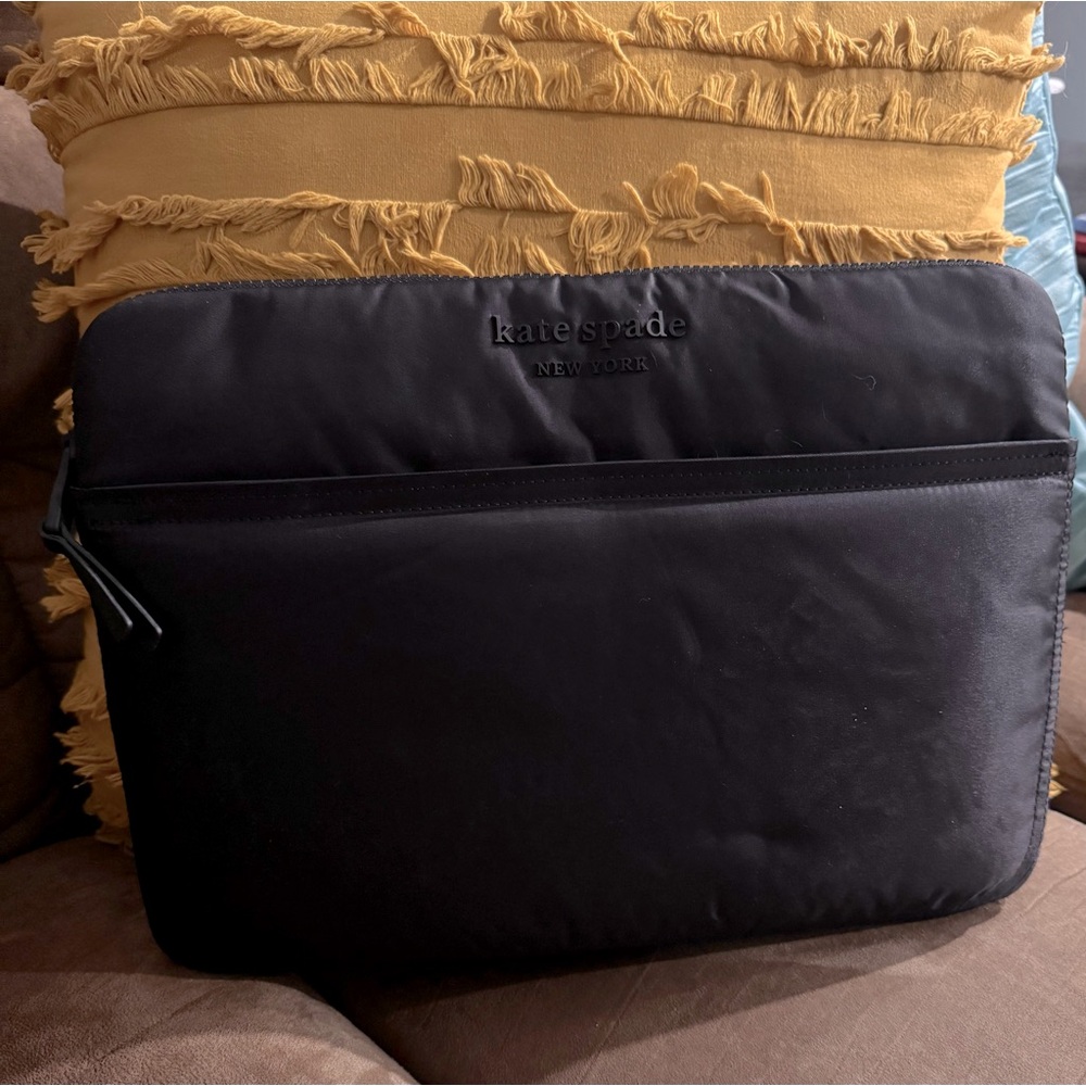 Kate Spade New York Laptop Sleeve 13-14"
- Black